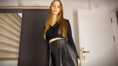 "Братик, а ты знаешь, что родители уехали?" — Сестра хочет секса без презерватива и кремпай в киску